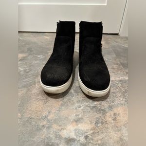 **SOLD**black, flat sol, soft, zipper, women’s 9